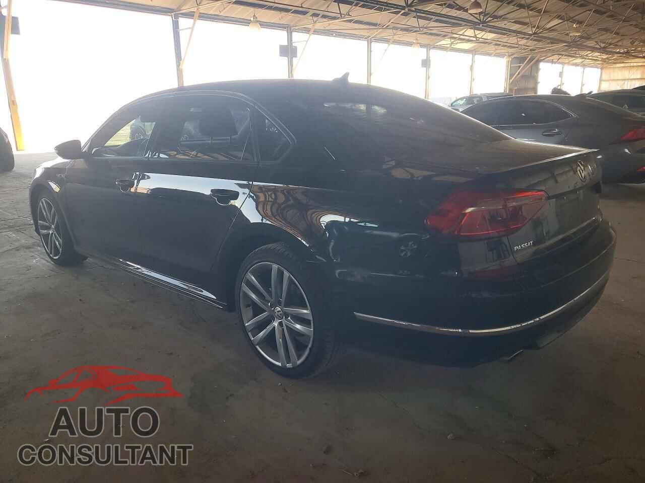 VOLKSWAGEN PASSAT 2018 - 1VWAA7A37JC044240
