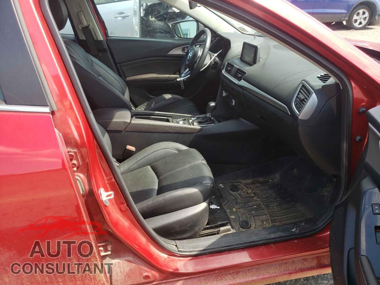 MAZDA 3 2018 - 3MZBN1V34JM267799