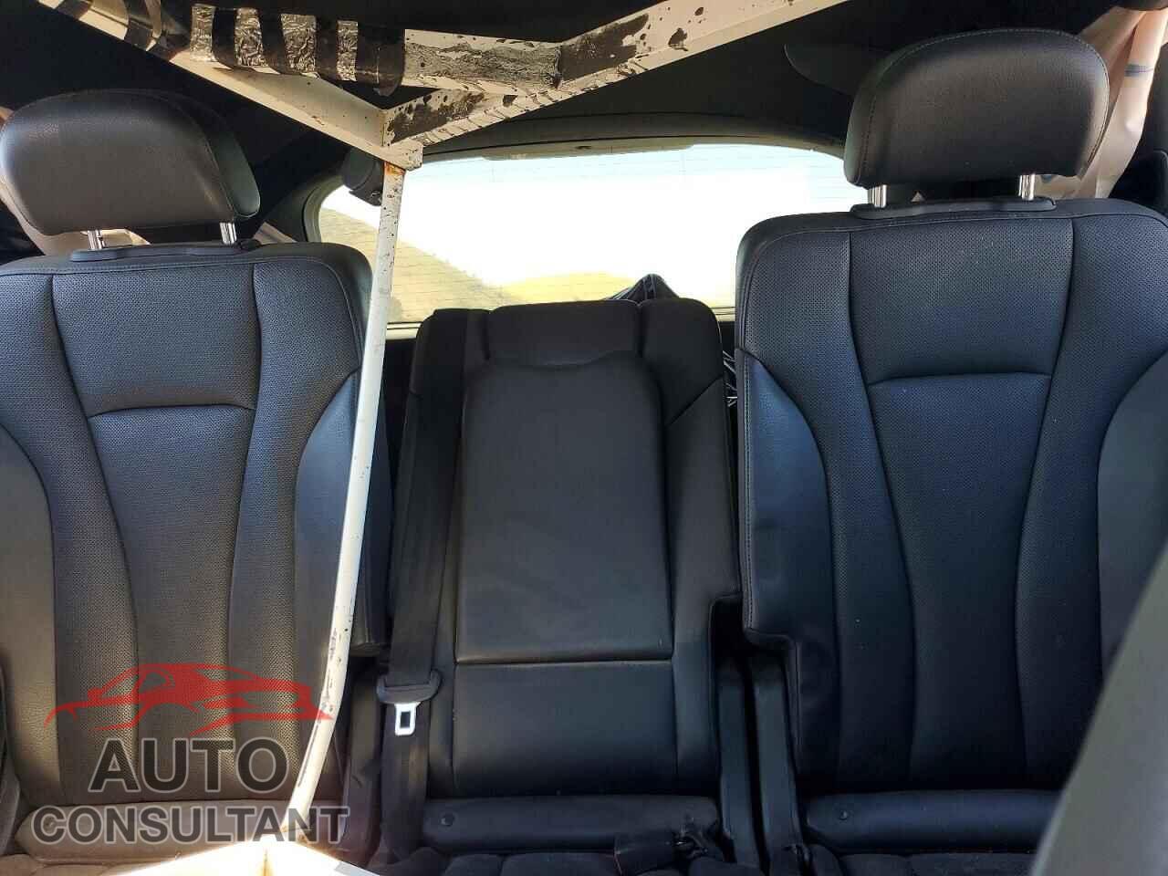 AUDI Q7 2018 - WA1VAAF72JD044745