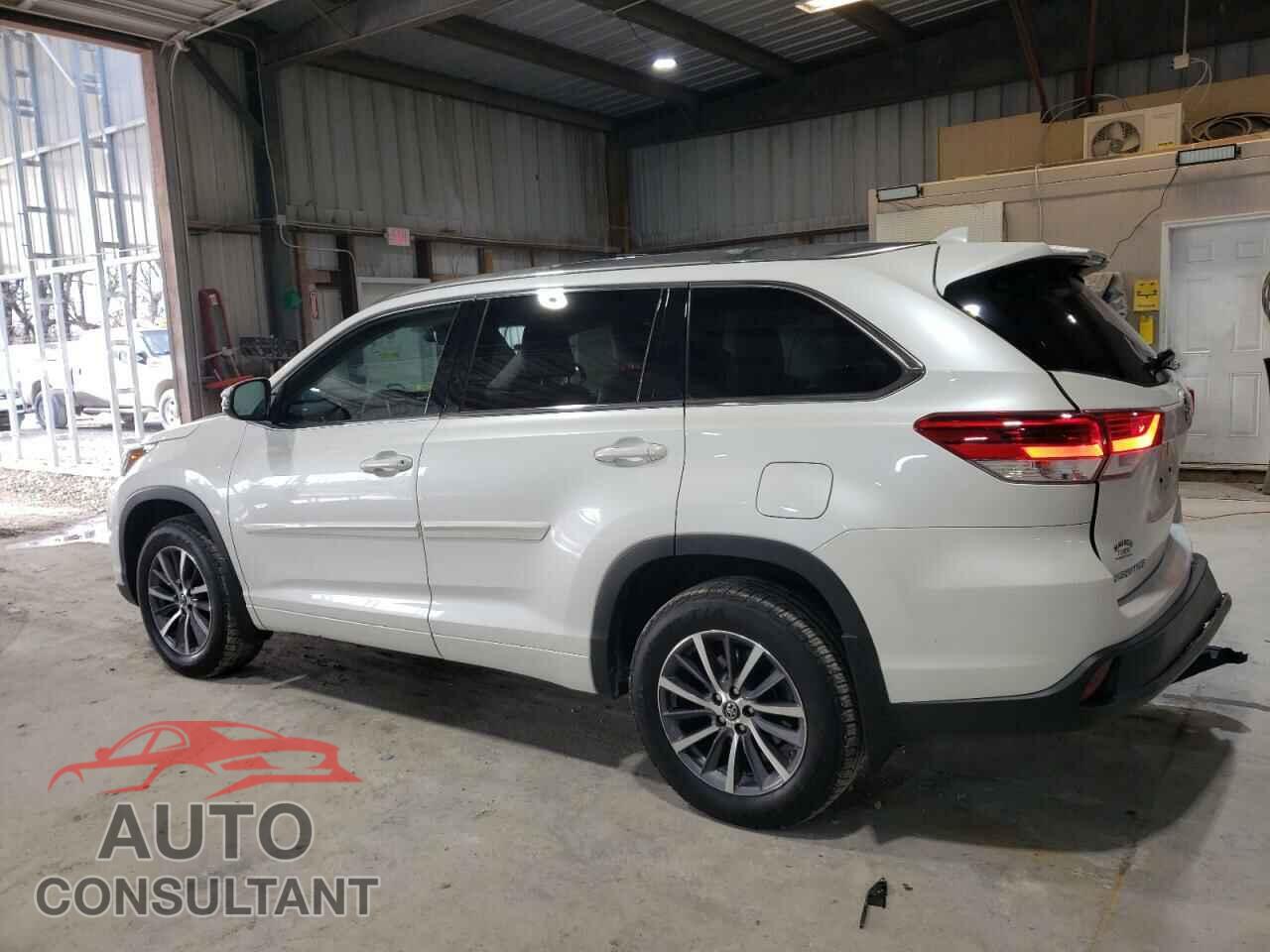 TOYOTA HIGHLANDER 2018 - 5TDJZRFH2JS843644