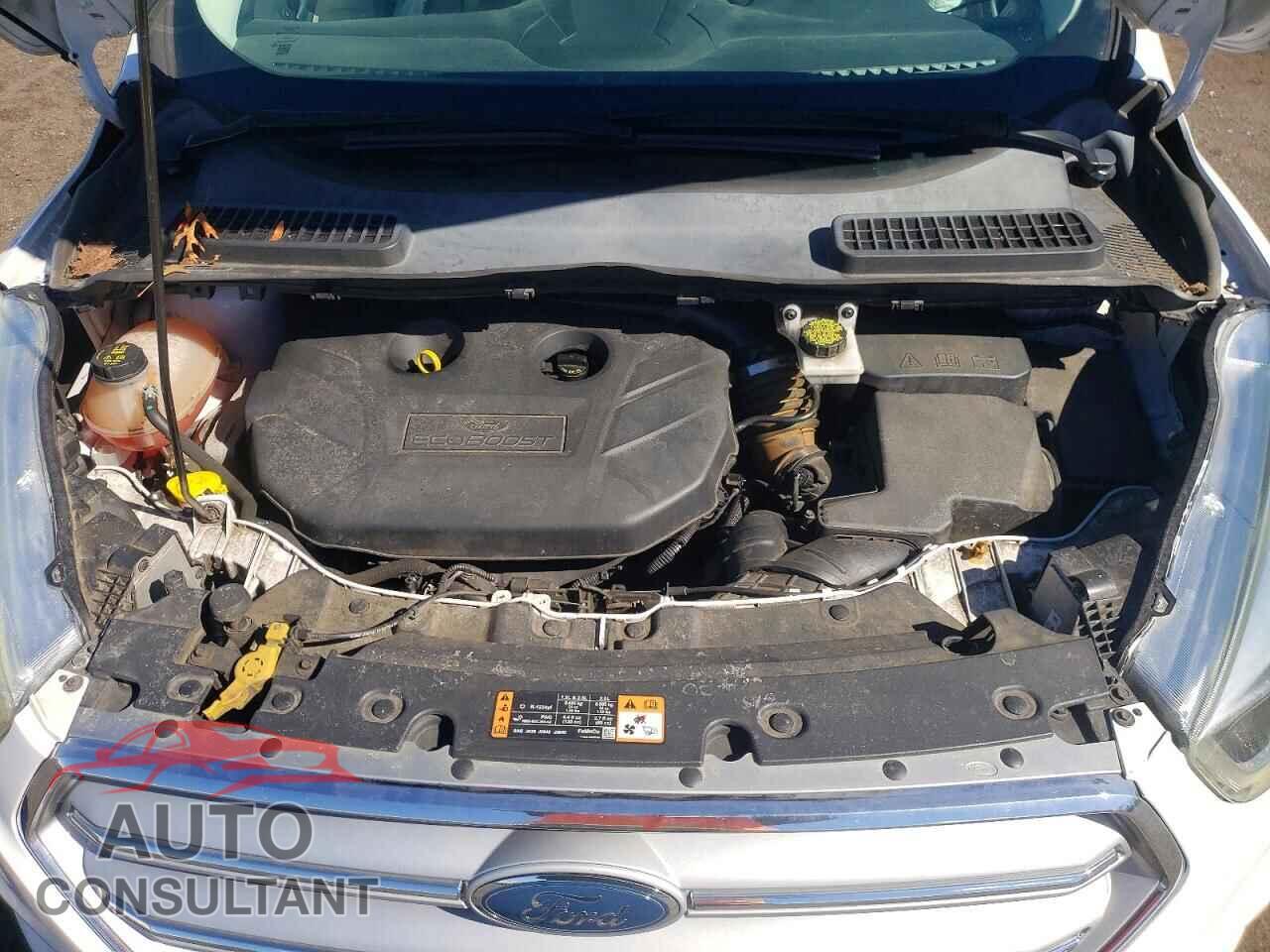 FORD ESCAPE 2017 - 1FMCU9G9XHUB70943