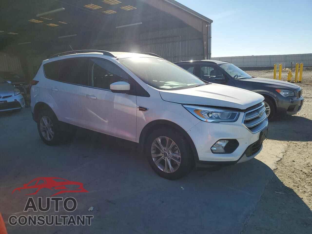 FORD ESCAPE 2018 - 1FMCU9HD1JUD29888
