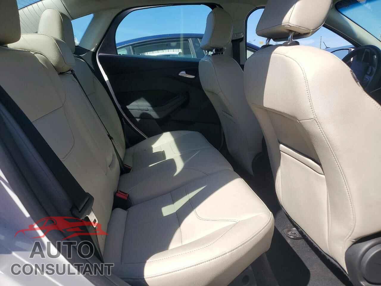 FORD FOCUS 2017 - 1FADP3J23HL264800