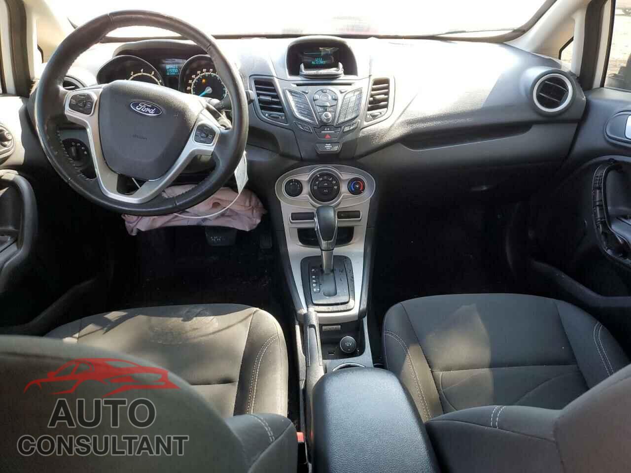 FORD FIESTA 2015 - 3FADP4EJ5FM204701