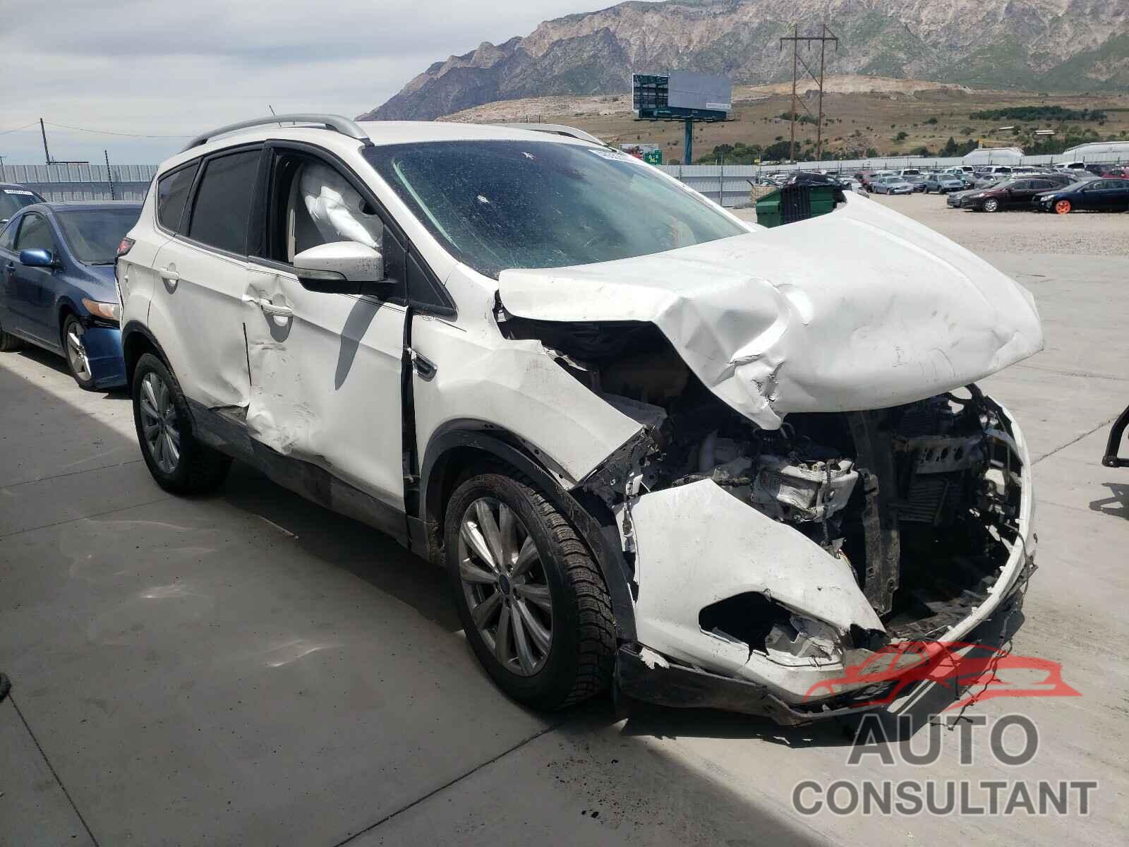 FORD ESCAPE 2017 - 1FMCU9J93HUB03920