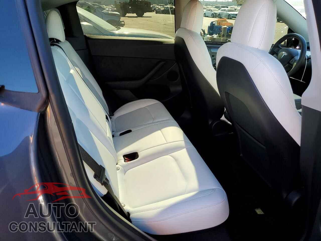TESLA MODEL Y 2022 - 7SAYGDEF8NF551467