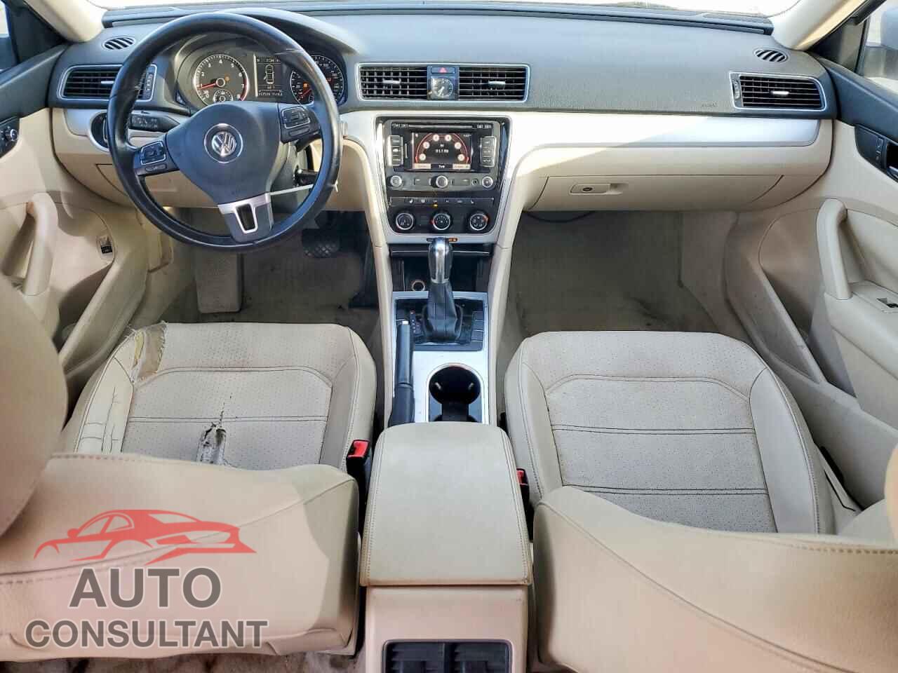 VOLKSWAGEN PASSAT 2013 - 1VWBP7A30DC000071