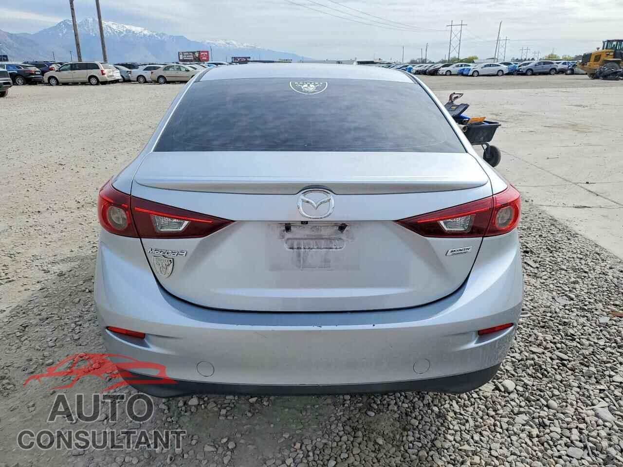 MAZDA 3 2018 - 3MZBN1V36JM180471