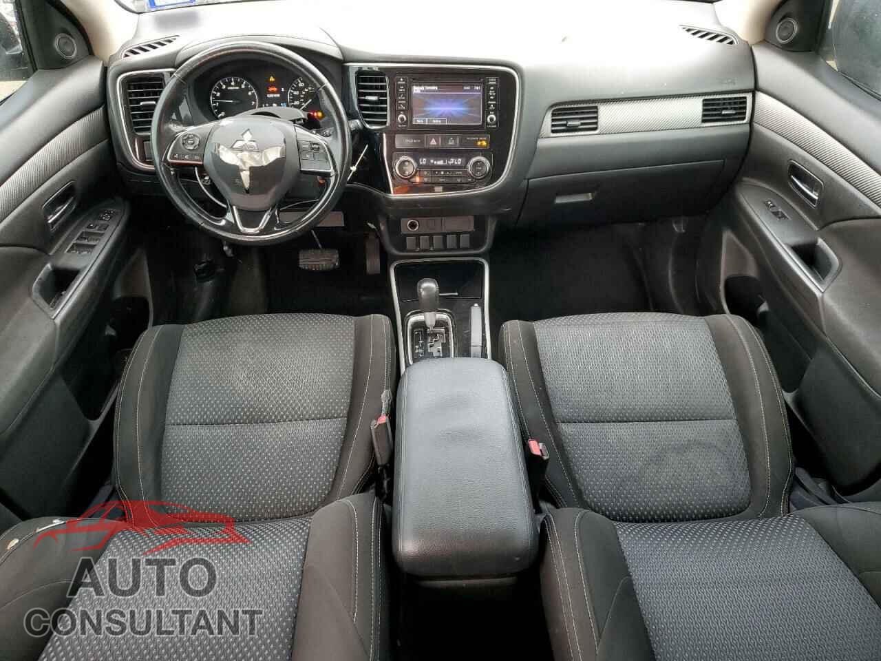 MITSUBISHI OUTLANDER 2017 - JA4AD2A38HZ069811