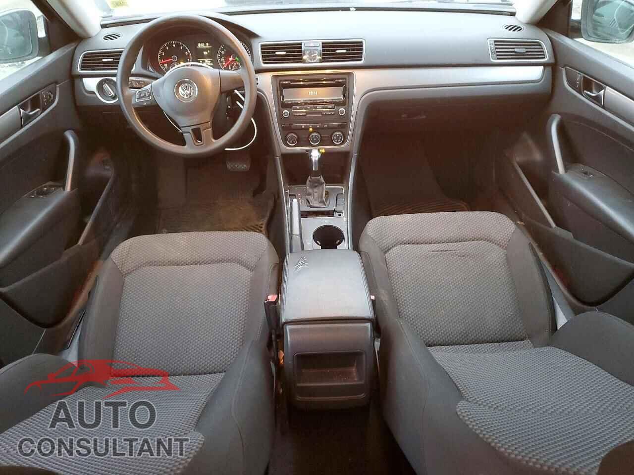 VOLKSWAGEN PASSAT 2014 - 1VWAP7A35EC008437