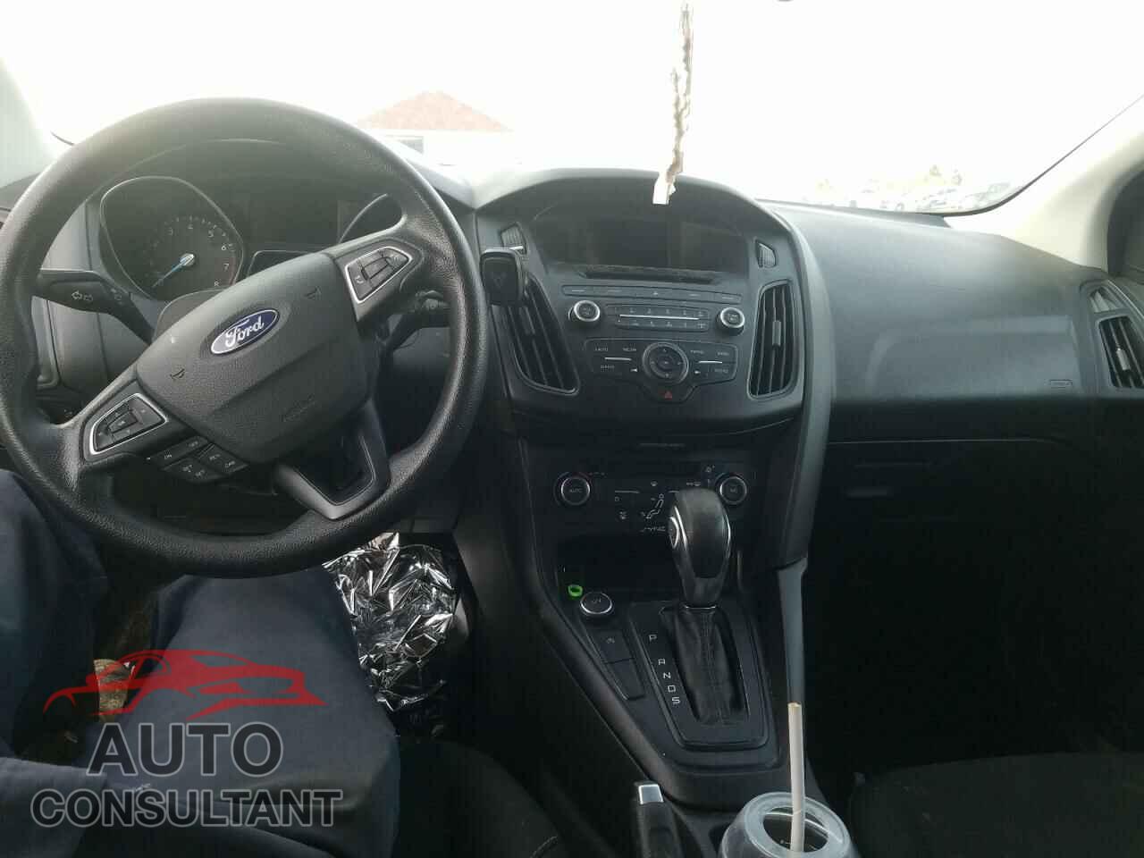 FORD FOCUS 2017 - 1FADP3FE5HL305107