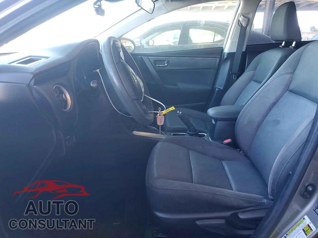 TOYOTA COROLLA 2017 - 5YFBURHE2HP690966