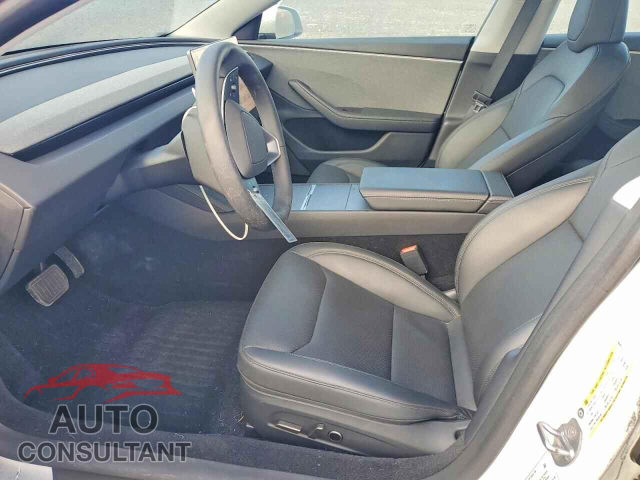 TESLA MODEL 3 2025 - 5YJ3E1EA7SF056852