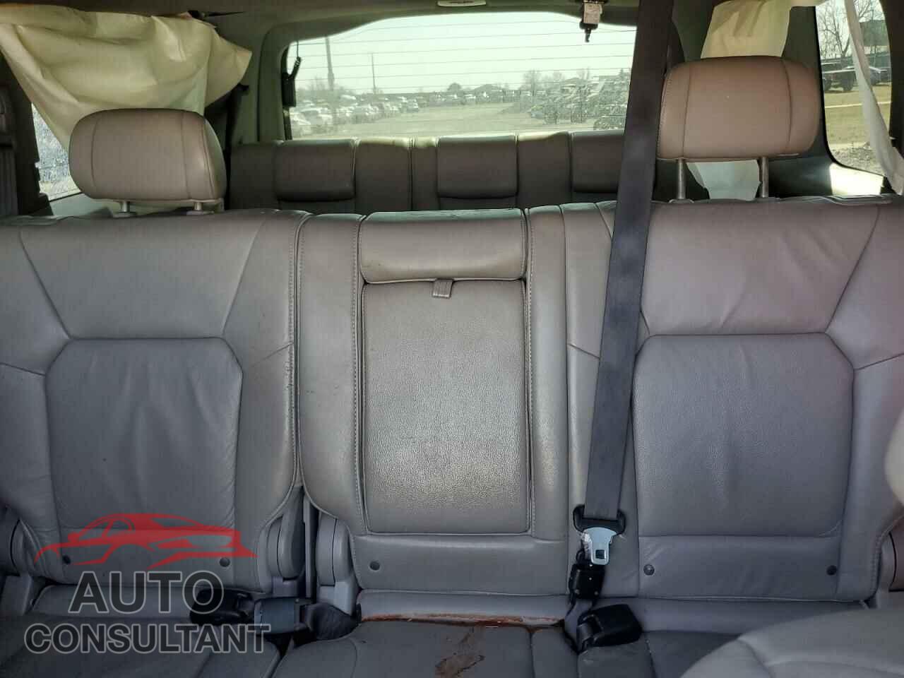 HONDA PILOT 2010 - 5FNYF4H59AB025717