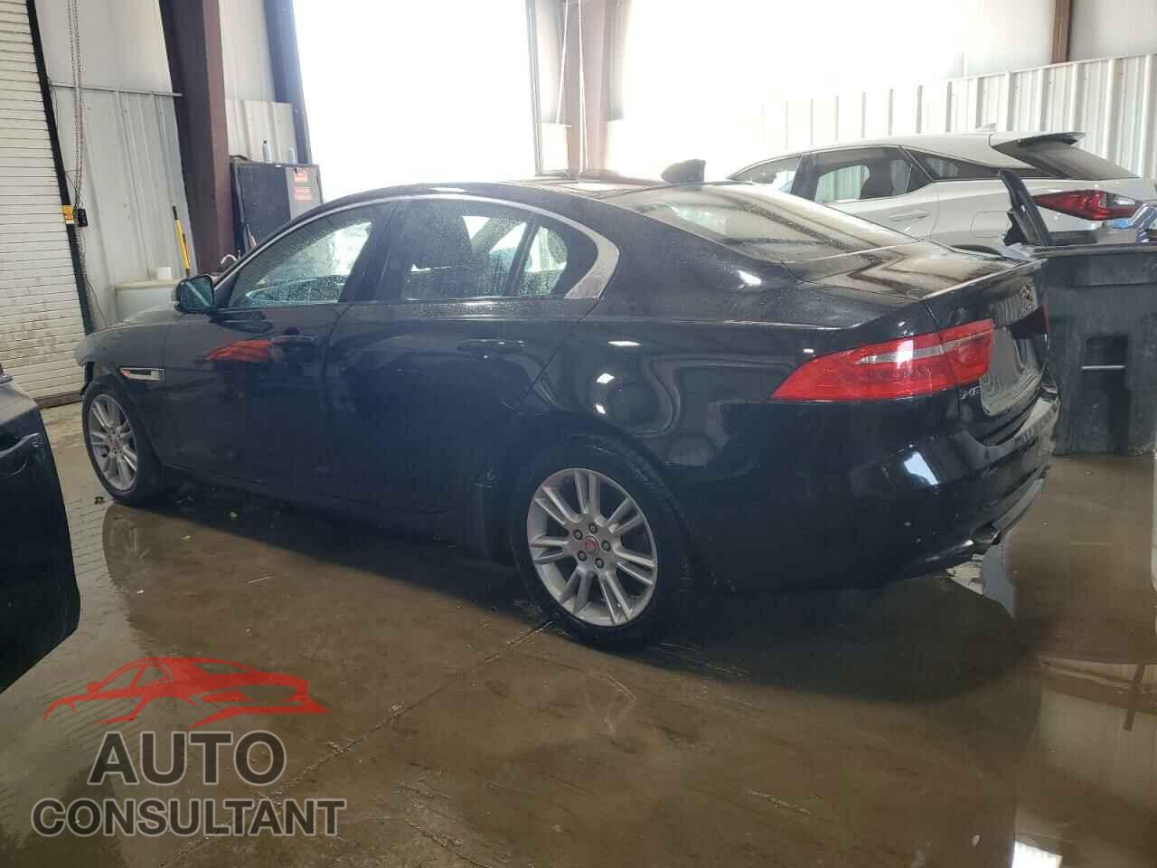 JAGUAR XE 2018 - SAJAJ4FX1JCP37996