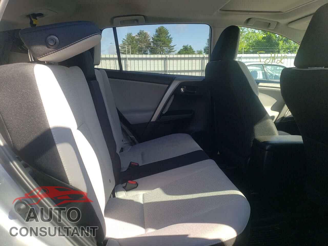 TOYOTA RAV4 2017 - 2T3RFREV2HW643214