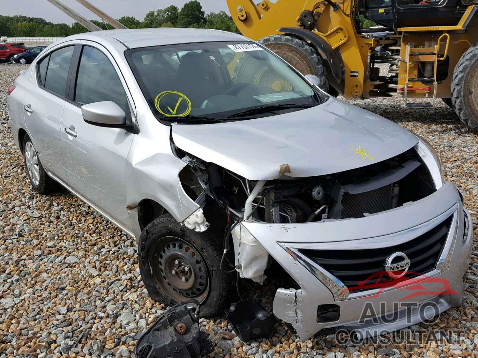 NISSAN VERSA 2017 - 3N1CN7AP8HL813896