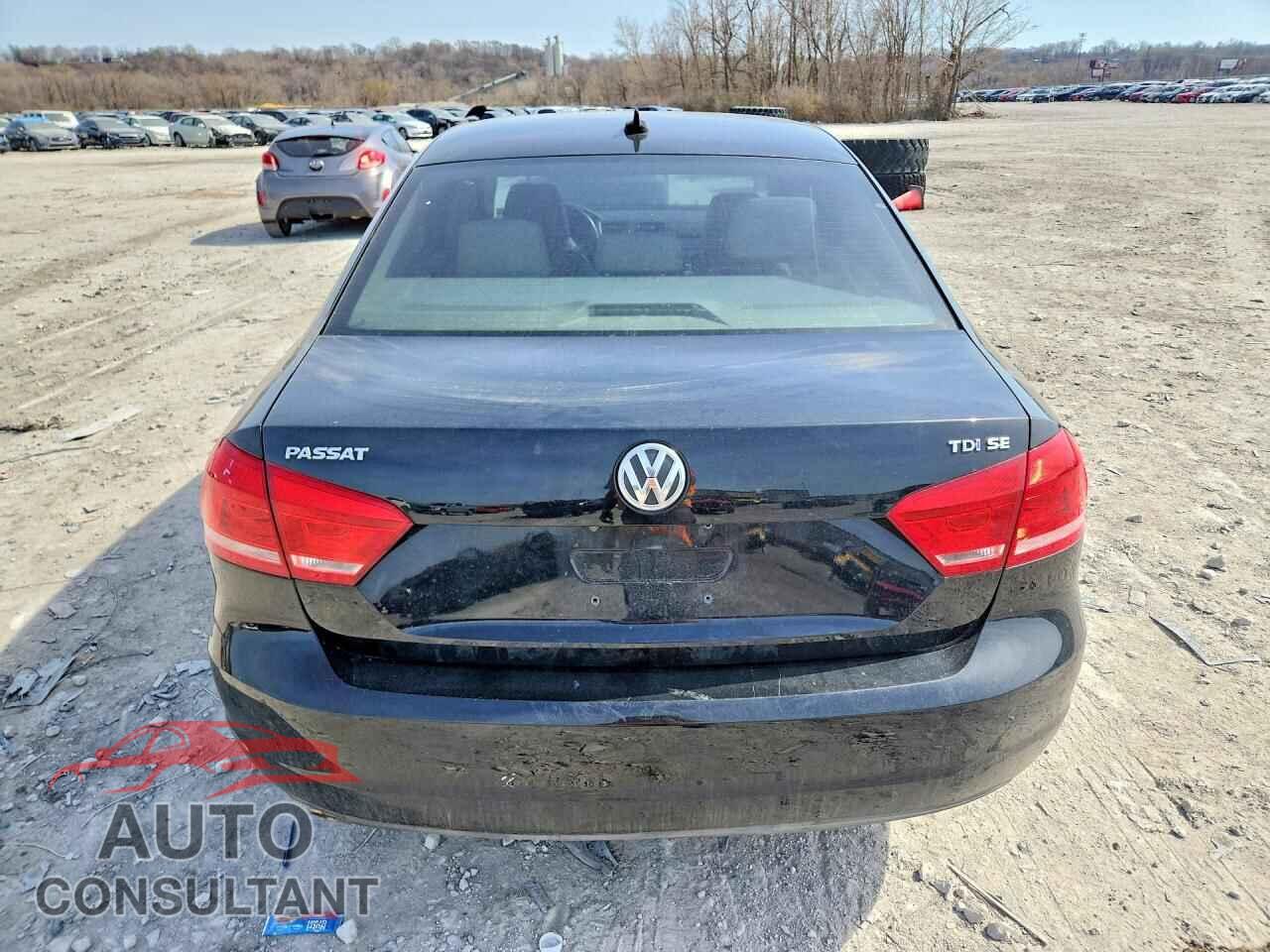 VOLKSWAGEN PASSAT 2013 - 1VWBN7A36DC011355