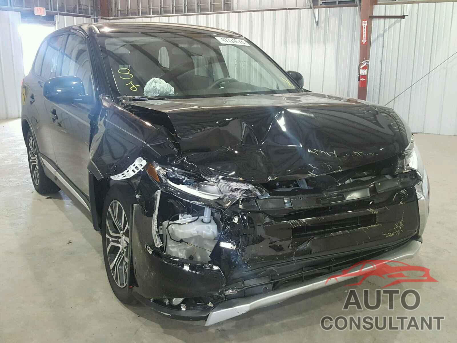 MITSUBISHI OUTLANDER ES 2018 - JA4AD2A3XJZ017084