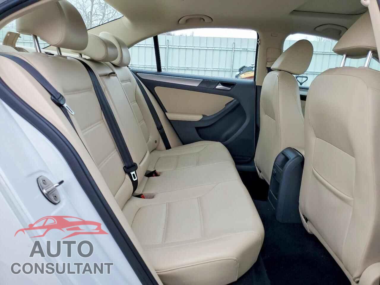 VOLKSWAGEN JETTA 2017 - 3VWDB7AJ9HM411043