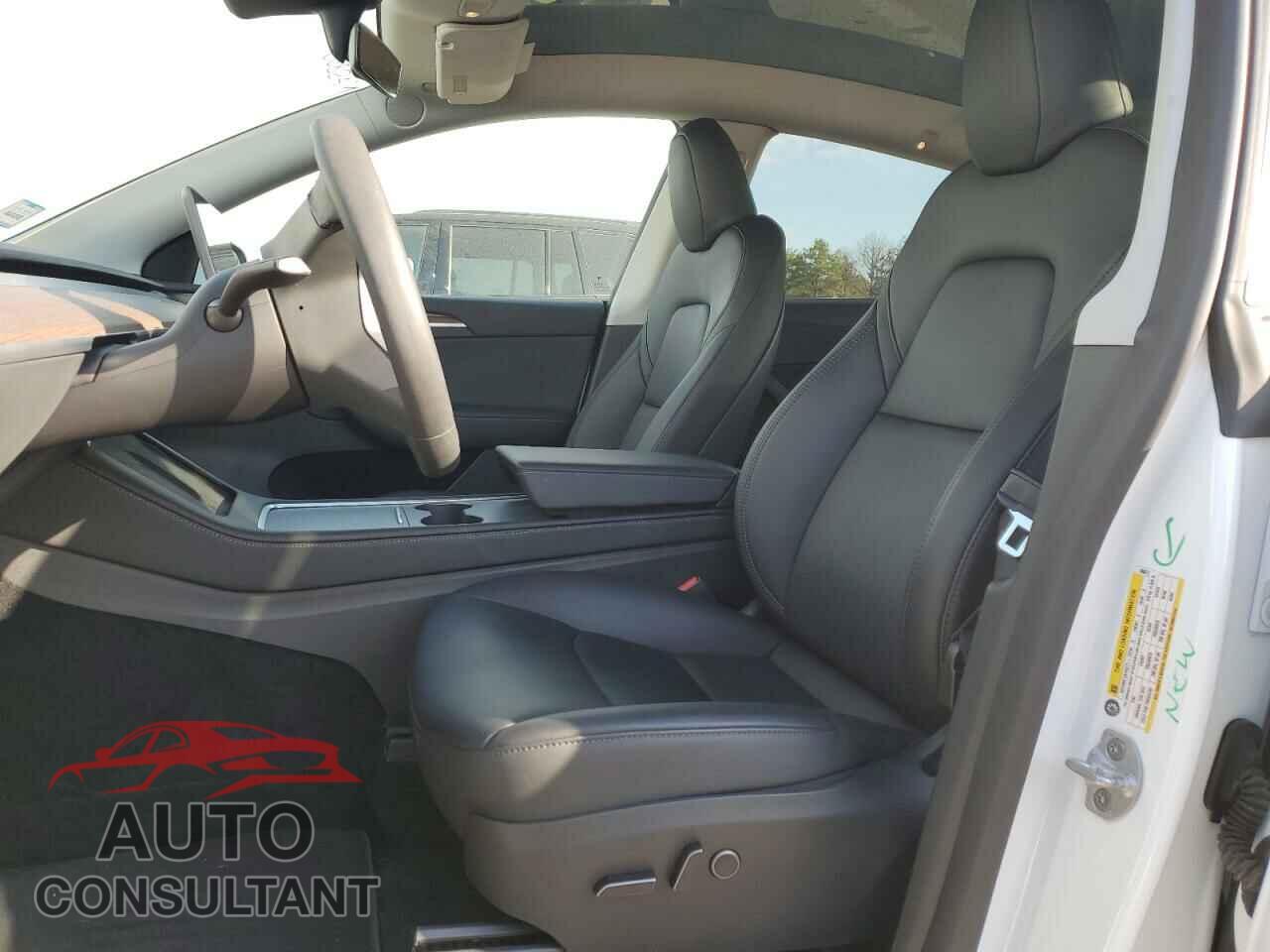 TESLA MODEL Y 2023 - 7SAYGDEE8PF788017
