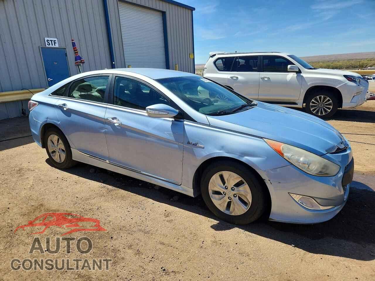 HYUNDAI SONATA 2013 - KMHEC4A41DA072195