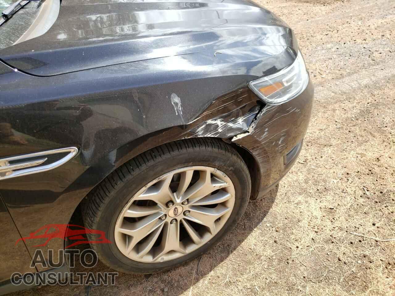 FORD TAURUS 2019 - 1FAHP2F84KG118043