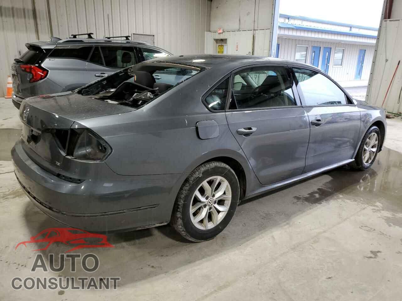 VOLKSWAGEN PASSAT 2018 - 1VWAA7A35JC014802