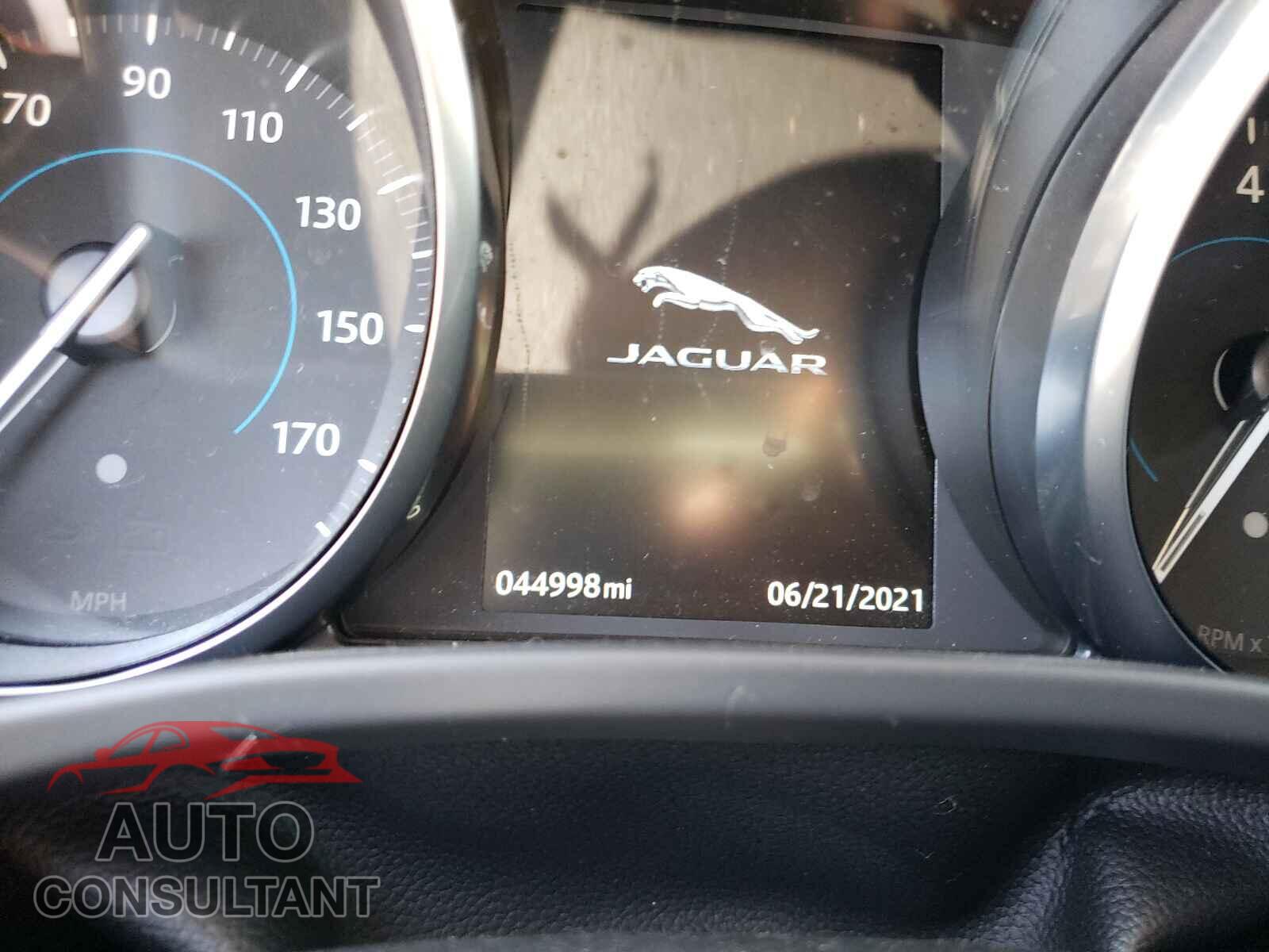 JAGUAR XE 2017 - SAJAD4BV5HA965324