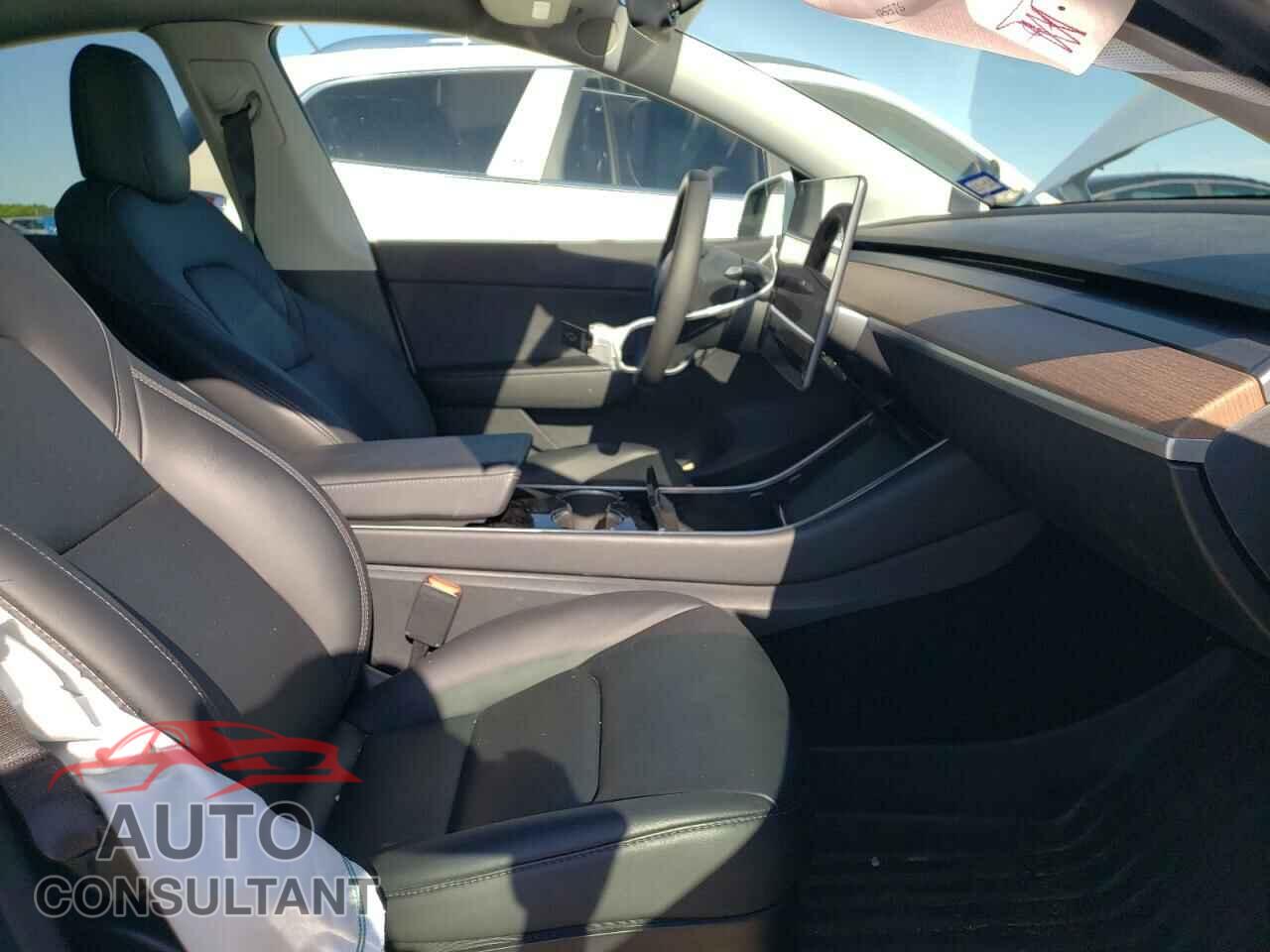 TESLA MODEL Y 2021 - 5YJYGDED5MF106999