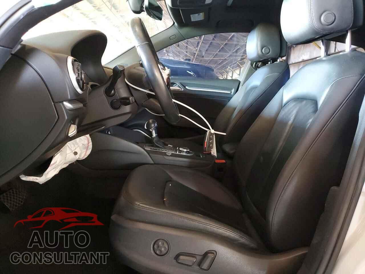 AUDI A3 2017 - WAUJ8GFF0H1011052