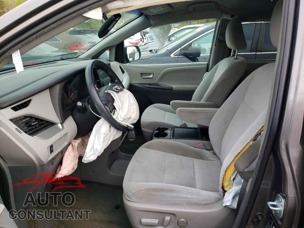 TOYOTA SIENNA 2016 - 5TDKK3DC2GS713871