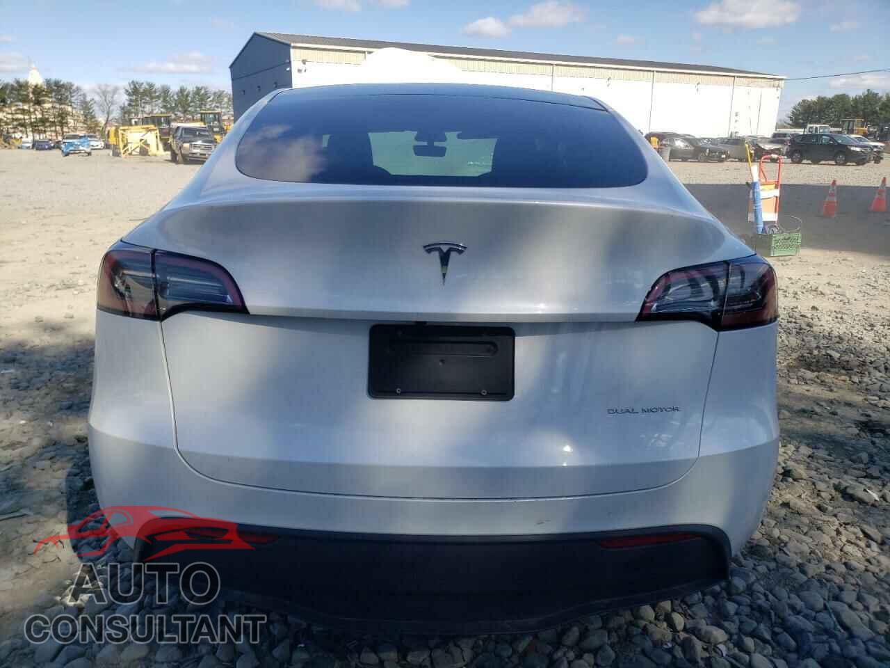 TESLA MODEL Y 2023 - 7SAYGDEE1PA073707