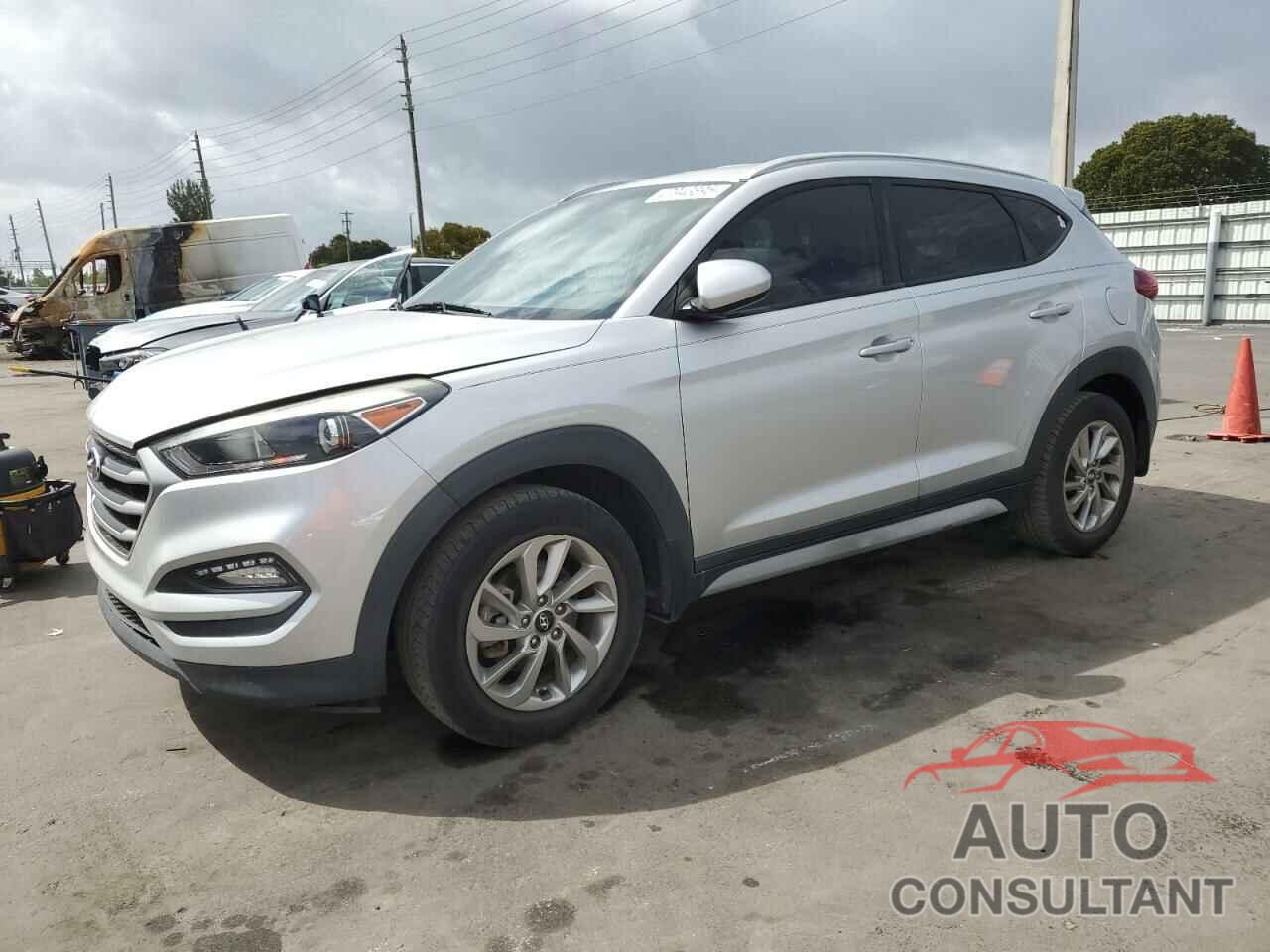 HYUNDAI TUCSON 2018 - KM8J33A46JU740401