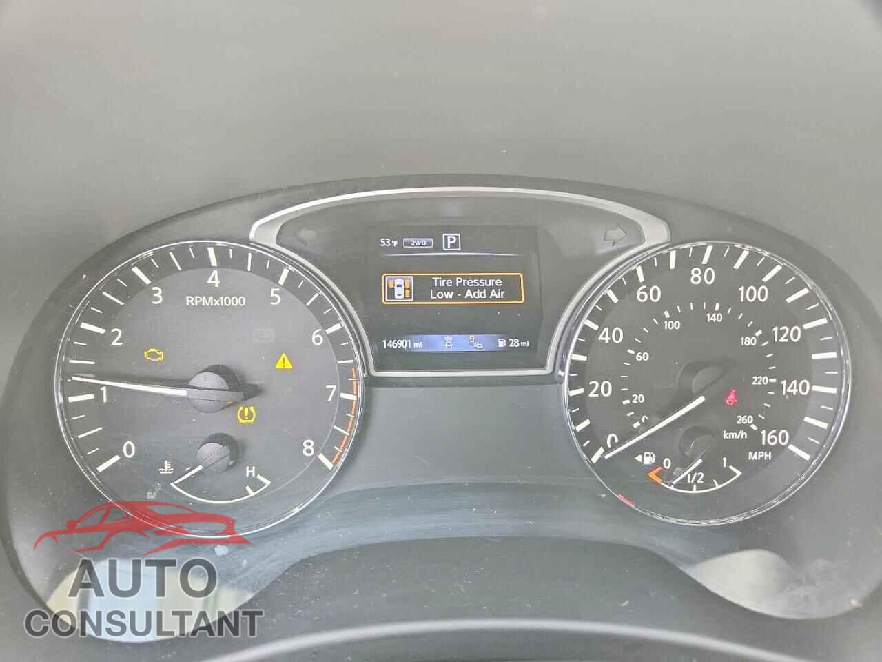 NISSAN PATHFINDER 2017 - 5N1DR2MM5HC624513
