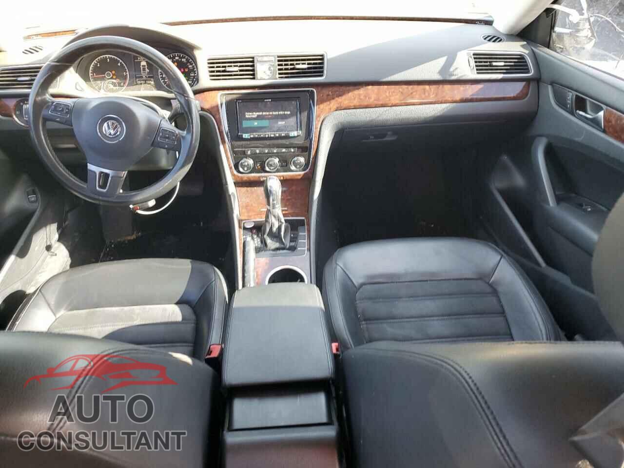 VOLKSWAGEN PASSAT 2013 - 1VWCN7A38DC052235