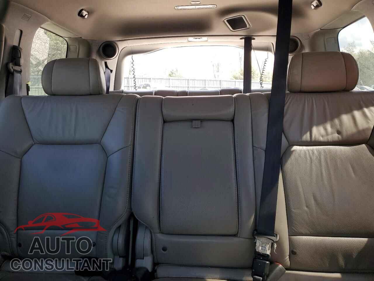 HONDA PILOT 2011 - 5FNYF4H9XBB084828