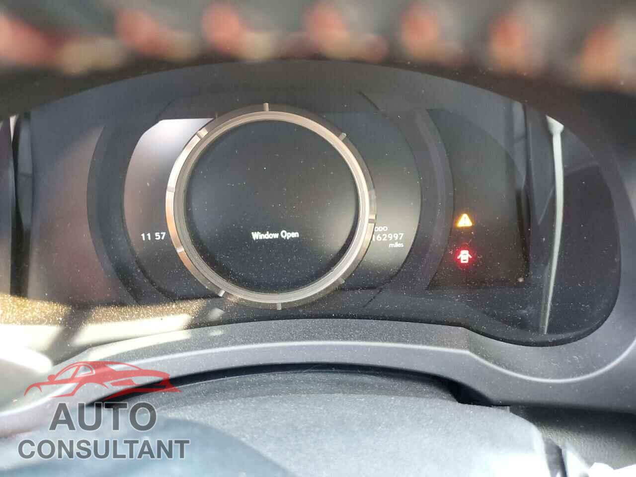 LEXUS IS 2018 - JTHBA1D28J5081114