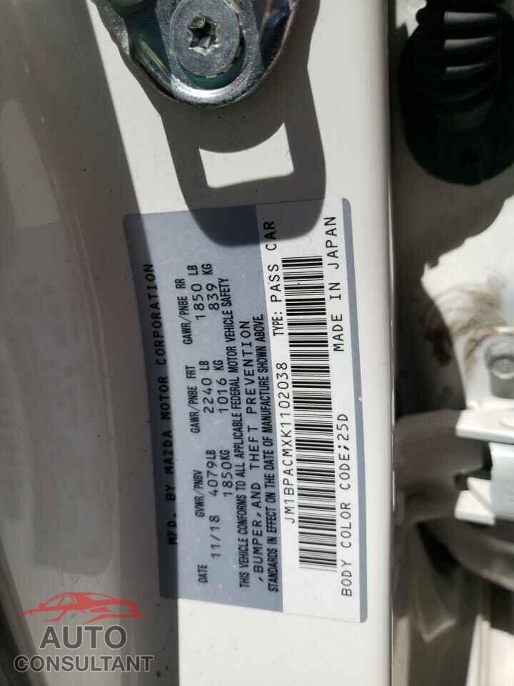 MAZDA 3 2019 - JM1BPACMXK1102038