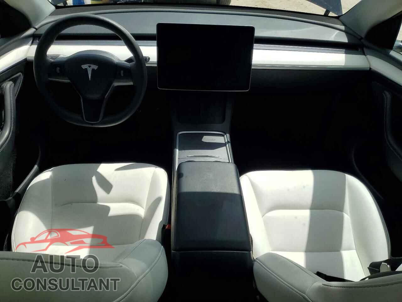 TESLA MODEL Y 2024 - 7SAYGAEE1RF045247
