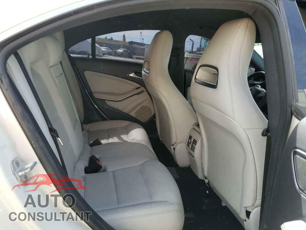 MERCEDES-BENZ CLA-CLASS 2015 - WDDSJ4EB7FN241918