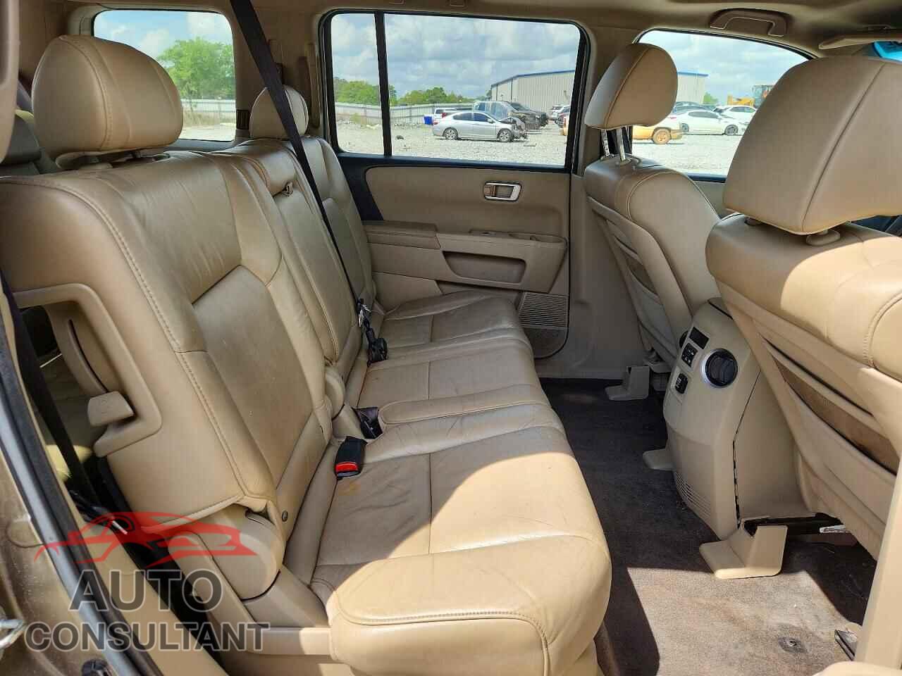 HONDA PILOT 2011 - 5FNYF3H57BB058260