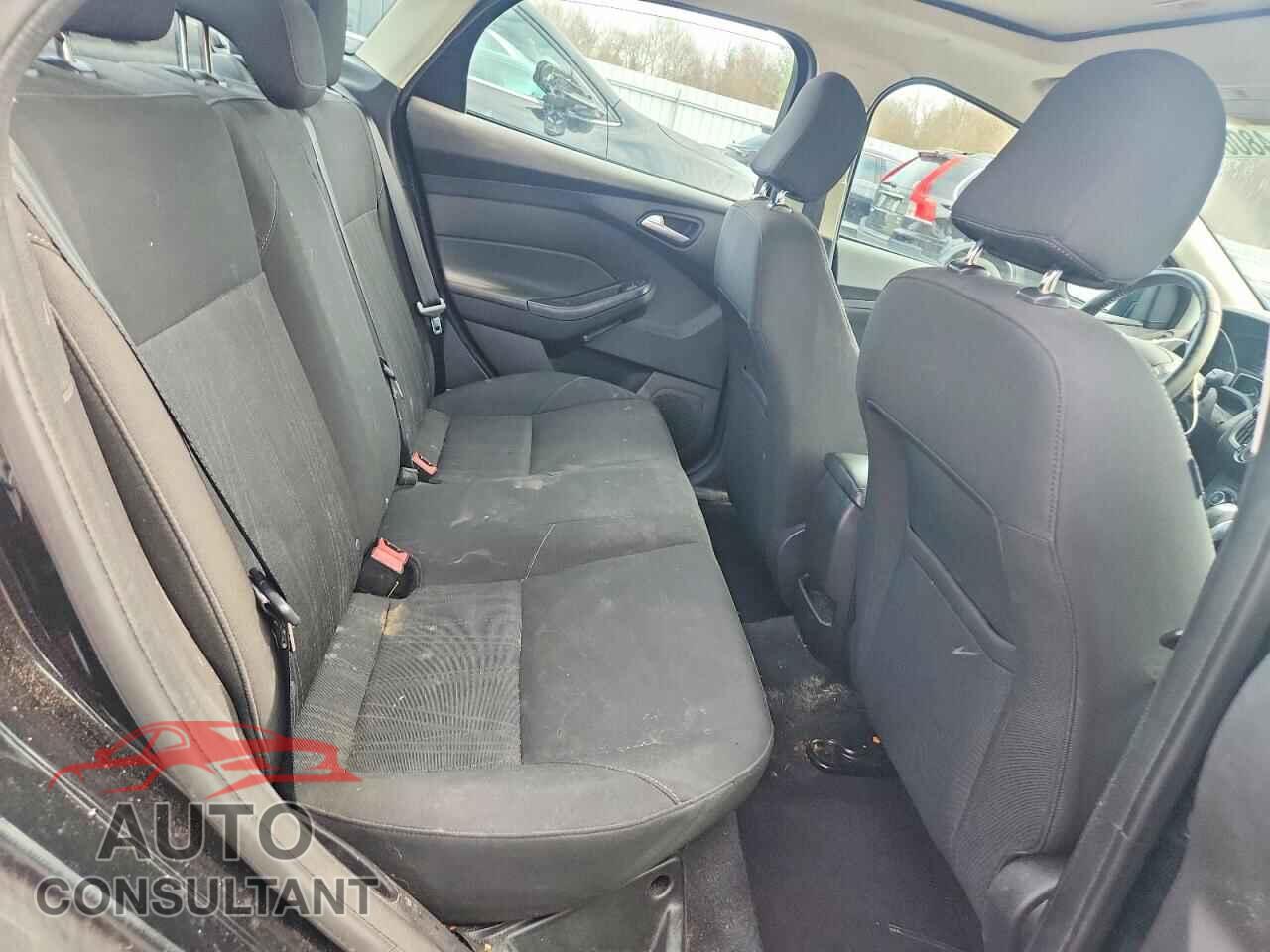 FORD FOCUS 2015 - 1FADP3F22FL353084