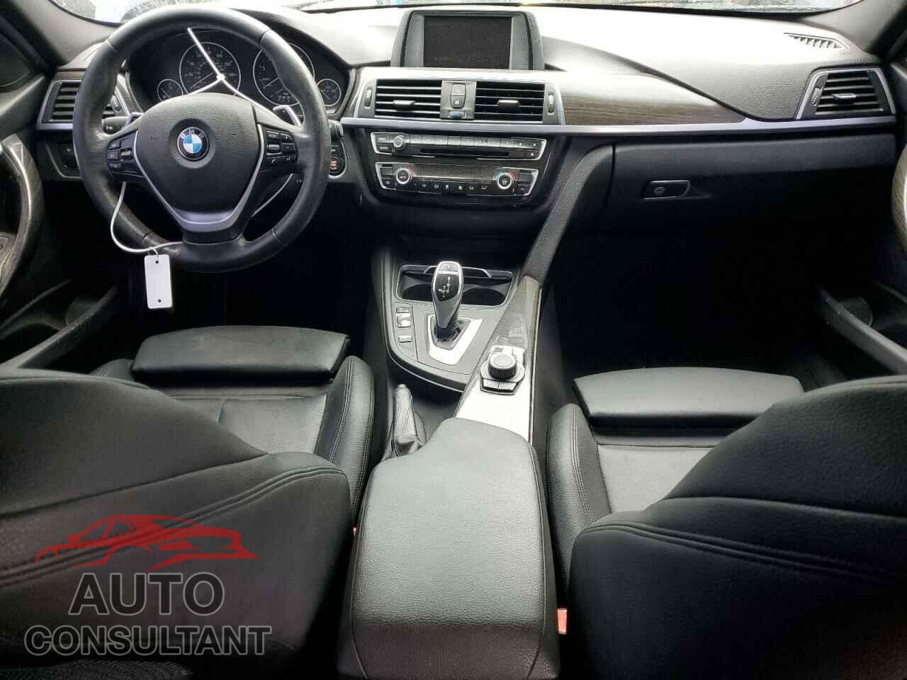 BMW 3 SERIES 2016 - WBA8E9G52GNT88207