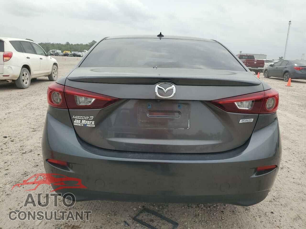 MAZDA 3 2018 - 3MZBN1W31JM243278