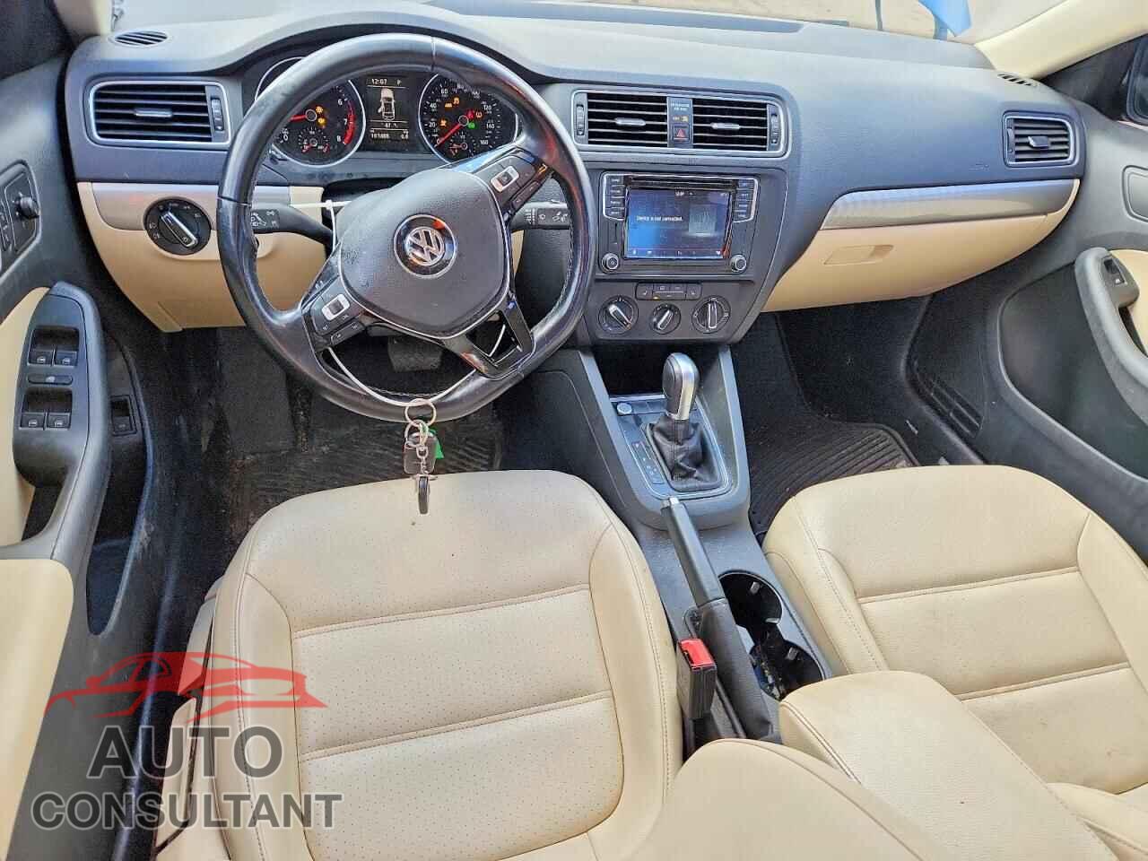 VOLKSWAGEN JETTA 2017 - 3VWDB7AJXHM354514