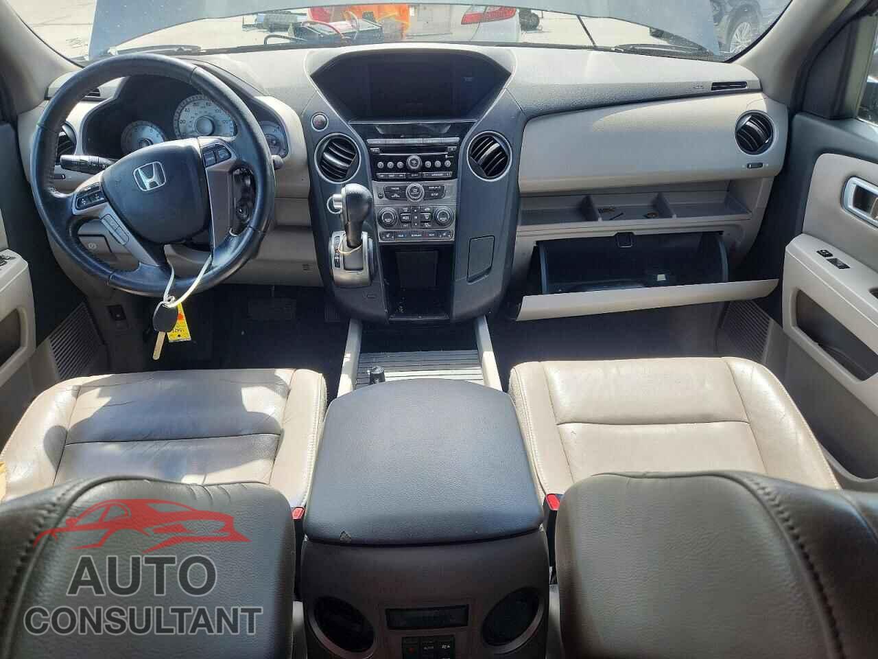 HONDA PILOT 2013 - 5FNYF4H50DB003559