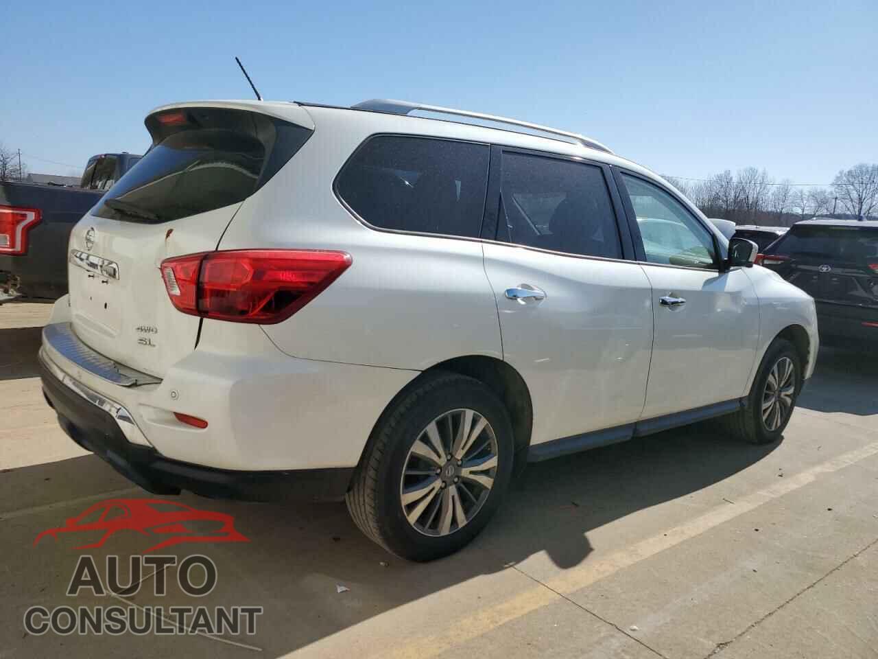 NISSAN PATHFINDER 2018 - 5N1DR2MM6JC604695