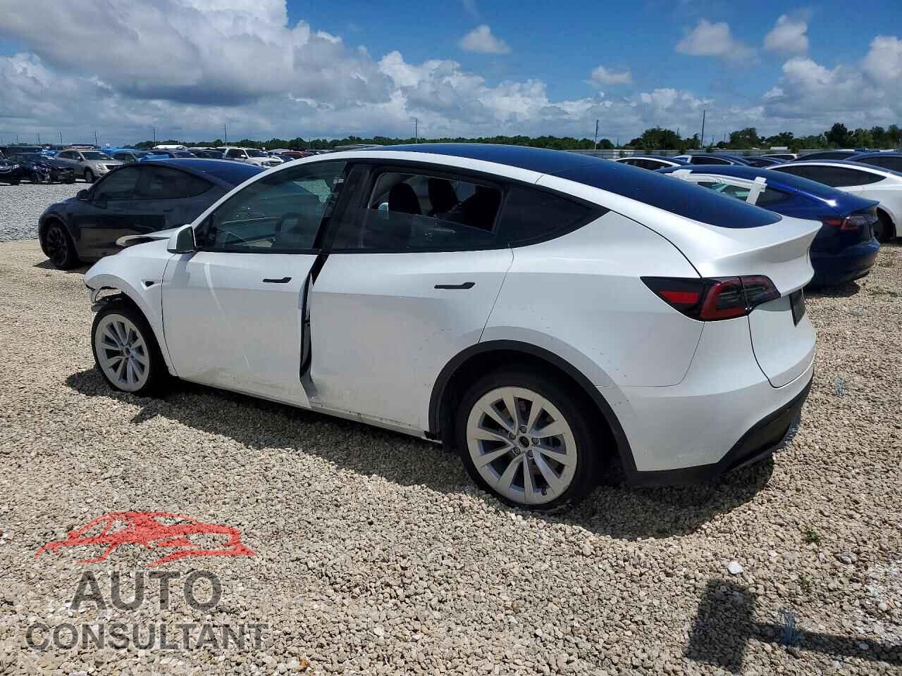 TESLA MODEL Y 2025 - 7SAYGDEE9SA367154