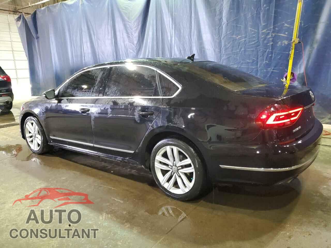 VOLKSWAGEN PASSAT 2017 - 1VWGT7A37HC083957